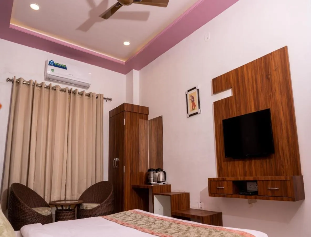 Hotel Agnija Udaipur 3*,